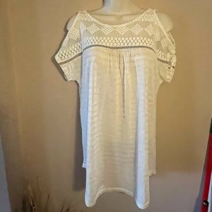 NWT, women’s Maurice’s top